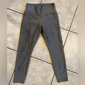 ALO Womens leggings size L metallic type gray/dark olive color 25 inch seam